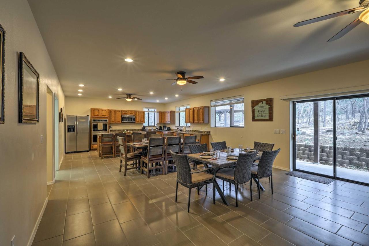 Spacious Pinetop-Lakeside Home With Hot Tub And Grill! Exterior photo
